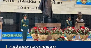 САЙРАМ: БАУЫРЖАН МОМЫШҰЛЫНА АРНАЛҒАН ЕСКЕРТКІШ АШЫЛДЫ