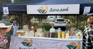 Сарысулық кәсіпкерлер Тараз қаласындағы жәрмеңкеде табиғи өнімдерін ұсынды